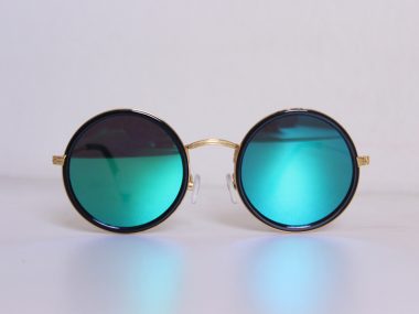 Polarised-glasses