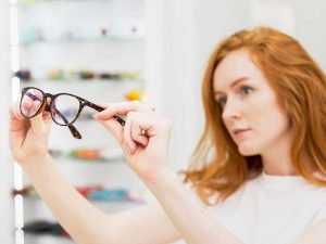 Anti Glare vs Anti Reflective Glasses