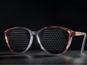 All about pinhole glasses