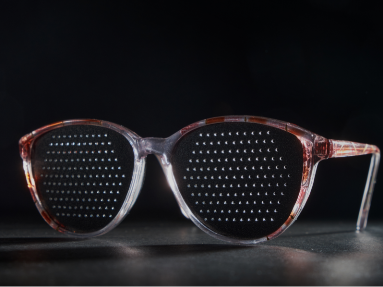 All about pinhole glasses